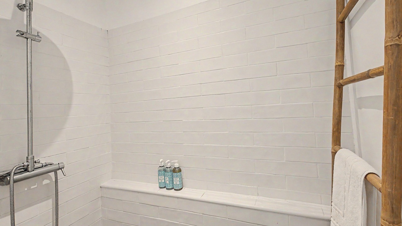 Photo of Bathroom in Erra