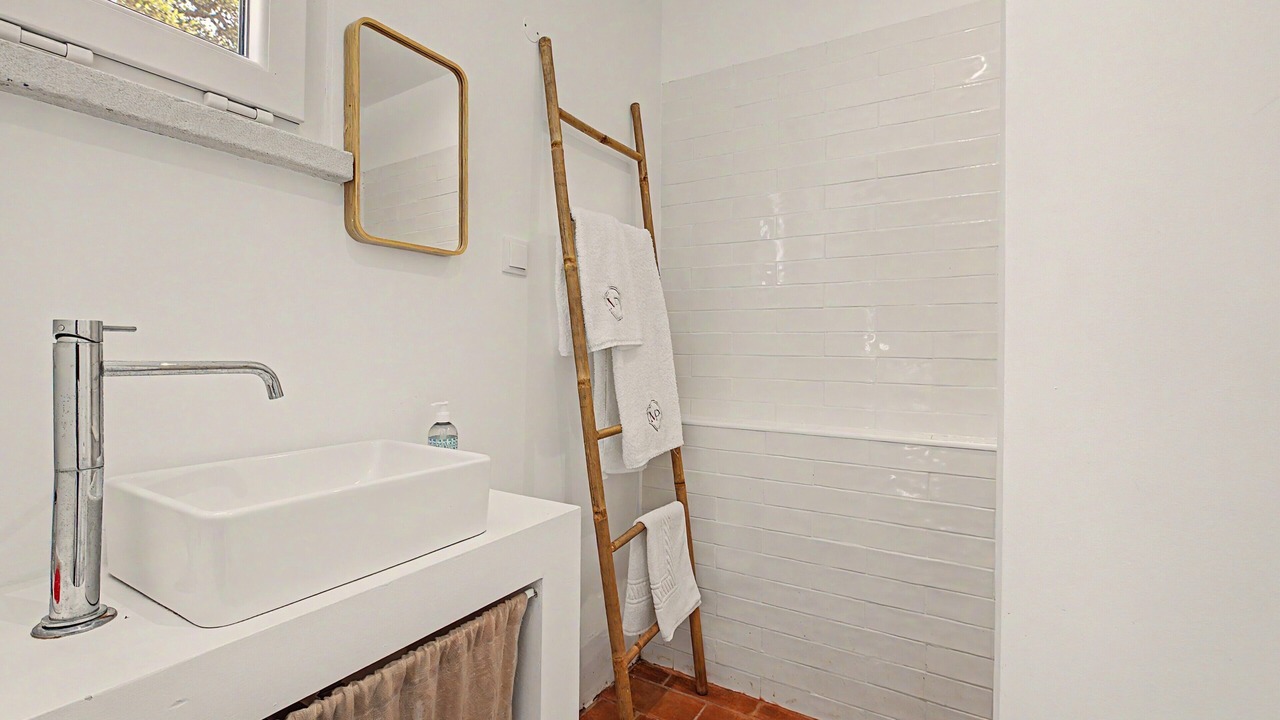 Photo of Bathroom in Erra