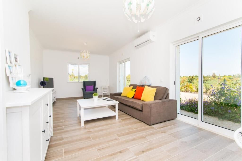 Photo of Livingroom in Canada