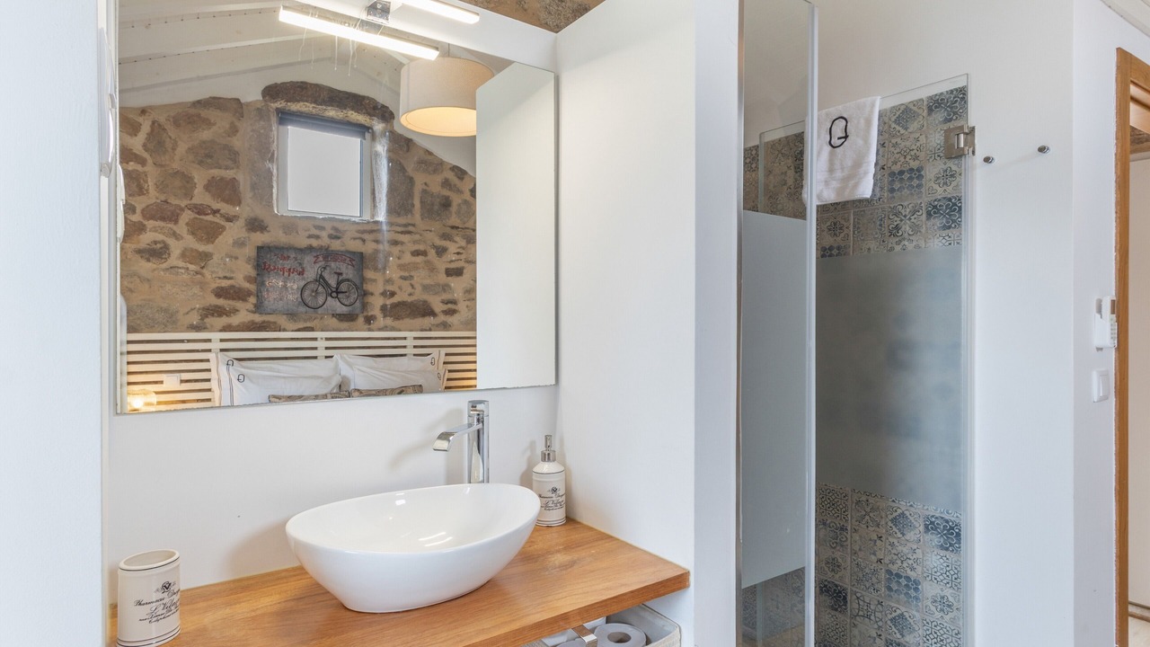 Photo of Bathroom in Covas