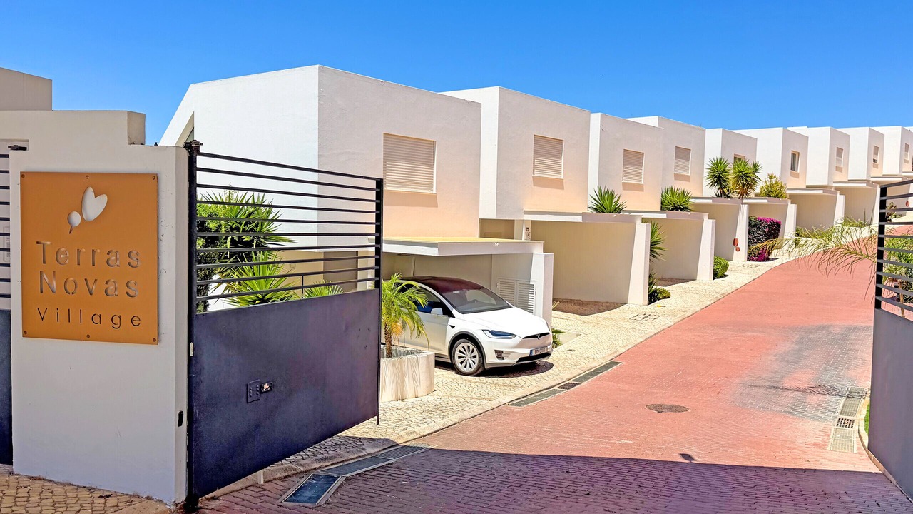 Photo of Outdoor in Patroves