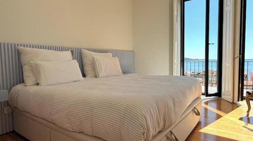 Photo of Bedroom in Linda-a-Velha