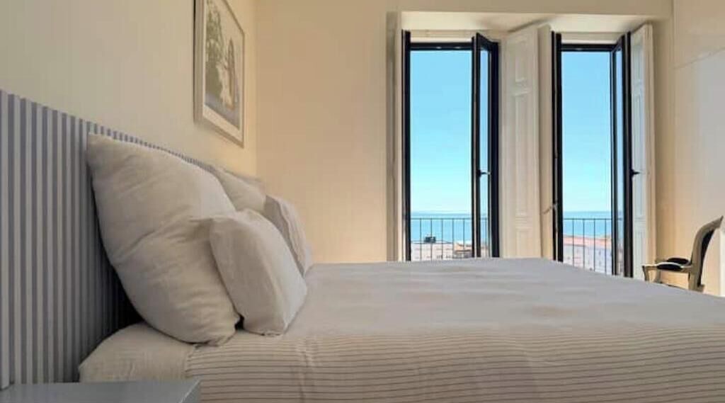 Photo of Bedroom in Linda-a-Velha