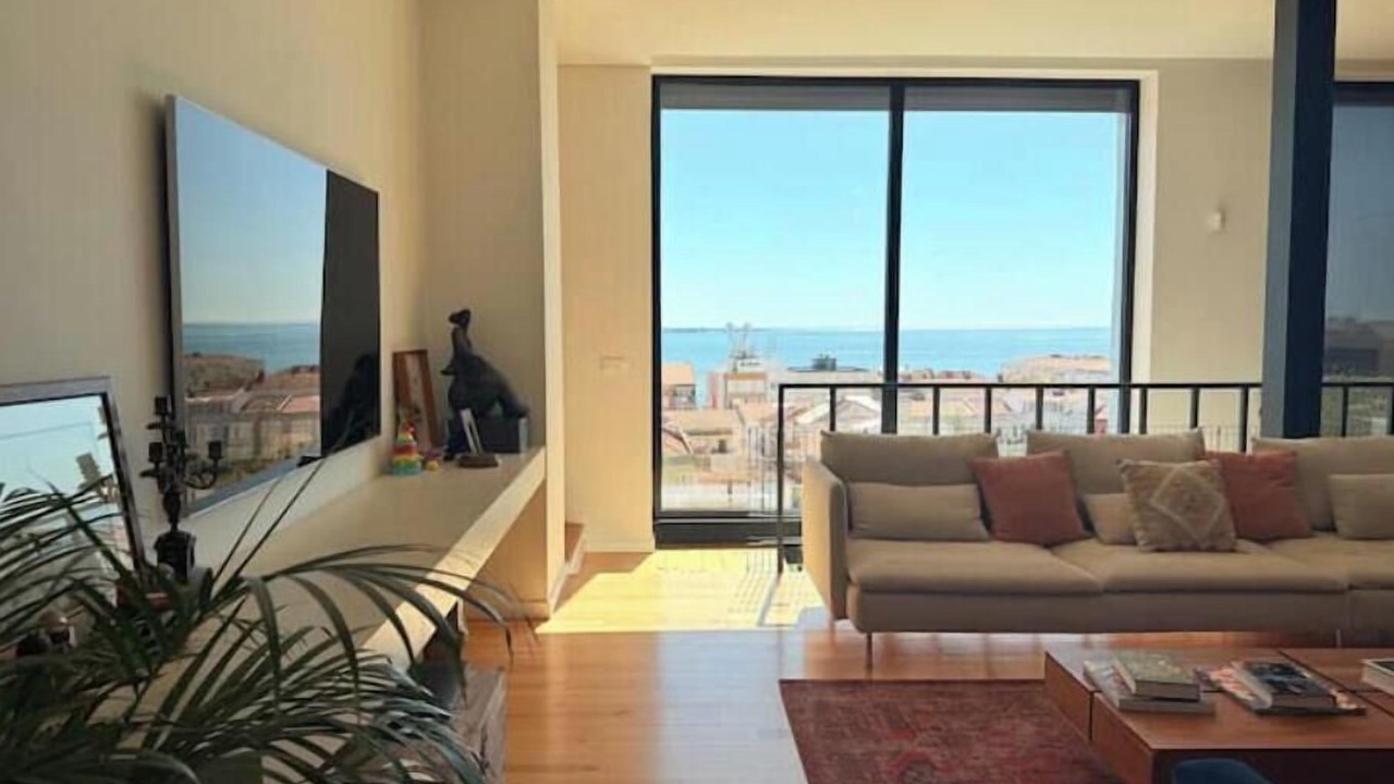 Photo of Livingroom in Linda-a-Velha