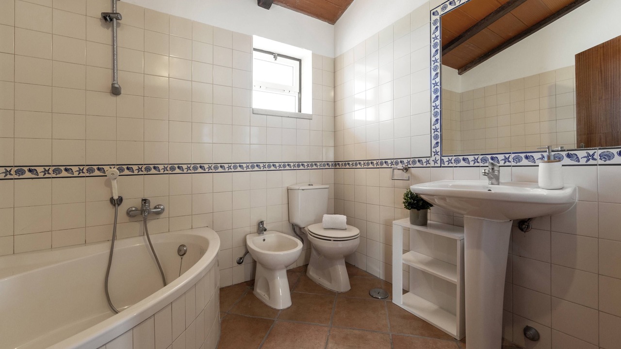 Photo of Bathroom in Alcobaca