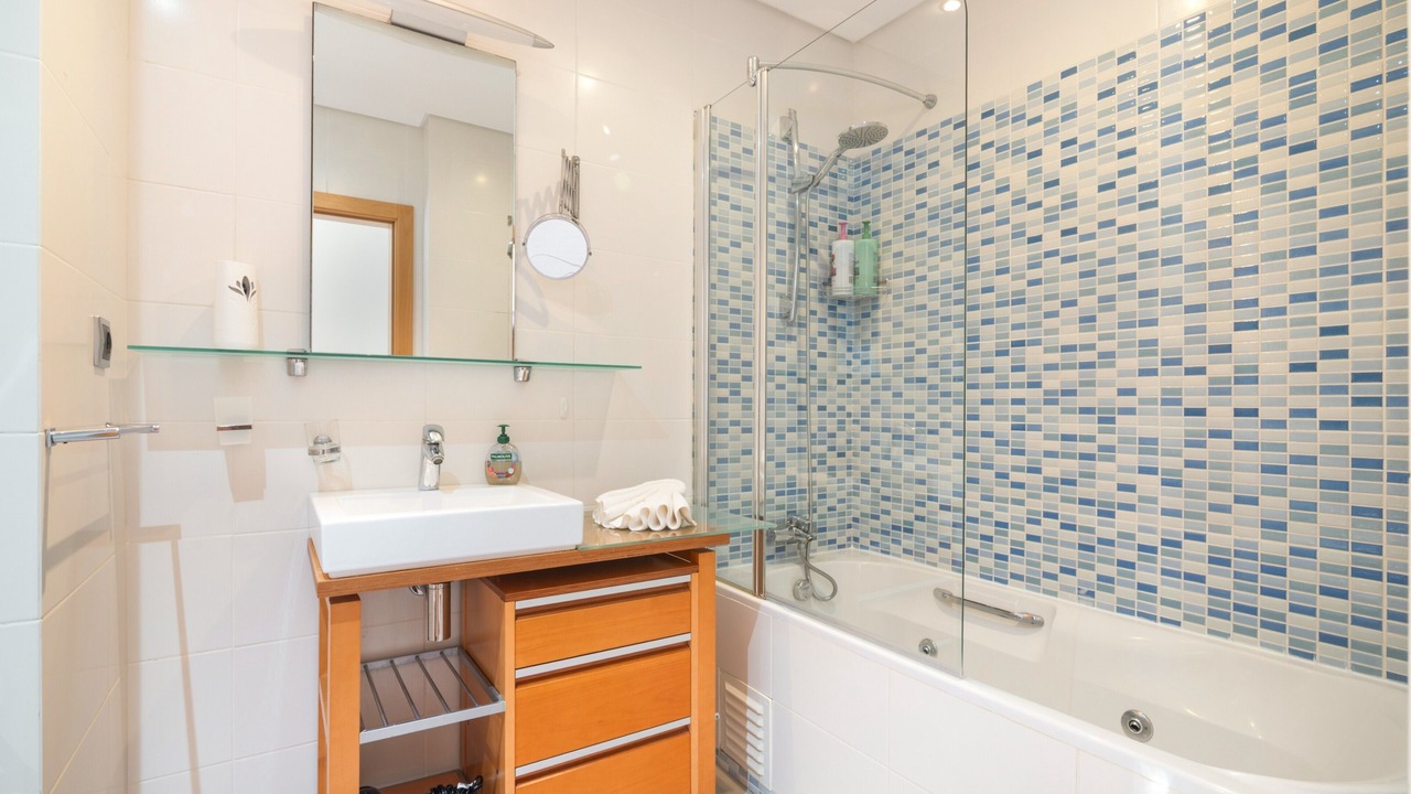 Photo of Bathroom in Quarteira