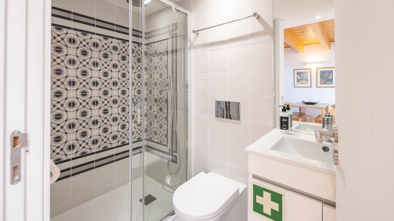 Photo of Bathroom in Paranhos