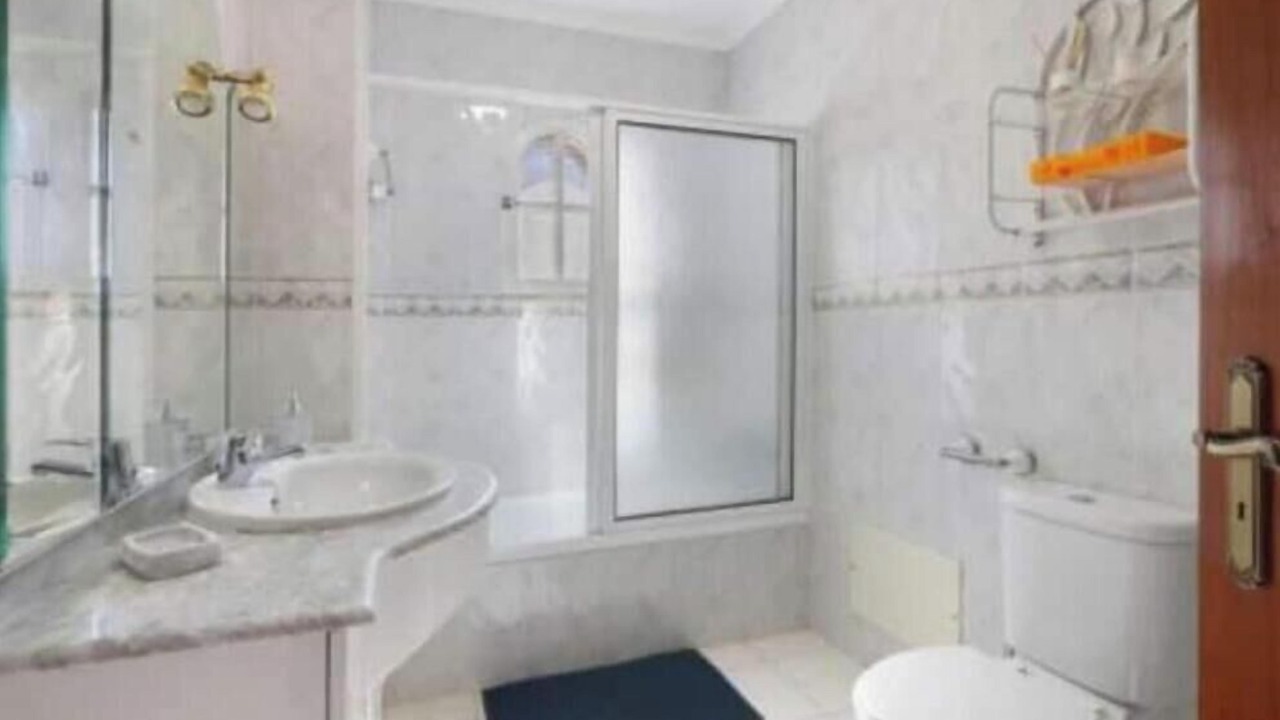 Photo of Bathroom in Retur