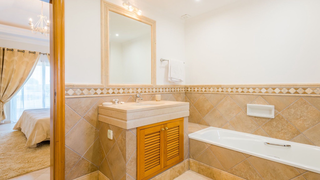 Photo of Bathroom in Atalaia