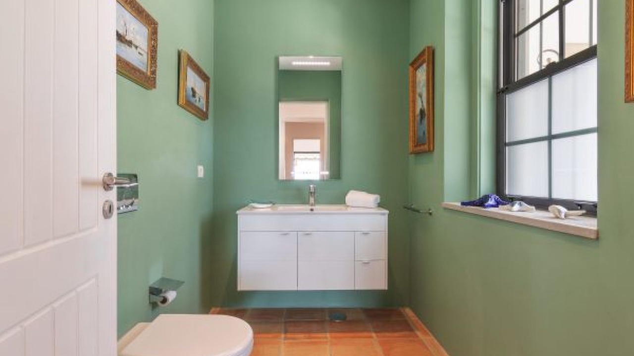 Photo of Bathroom in Alfeicao
