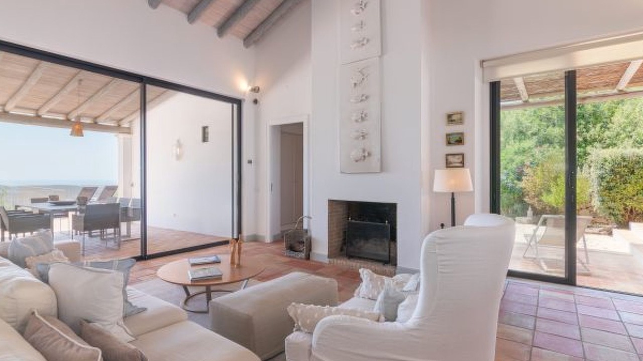 Photo of Livingroom in Alfeicao