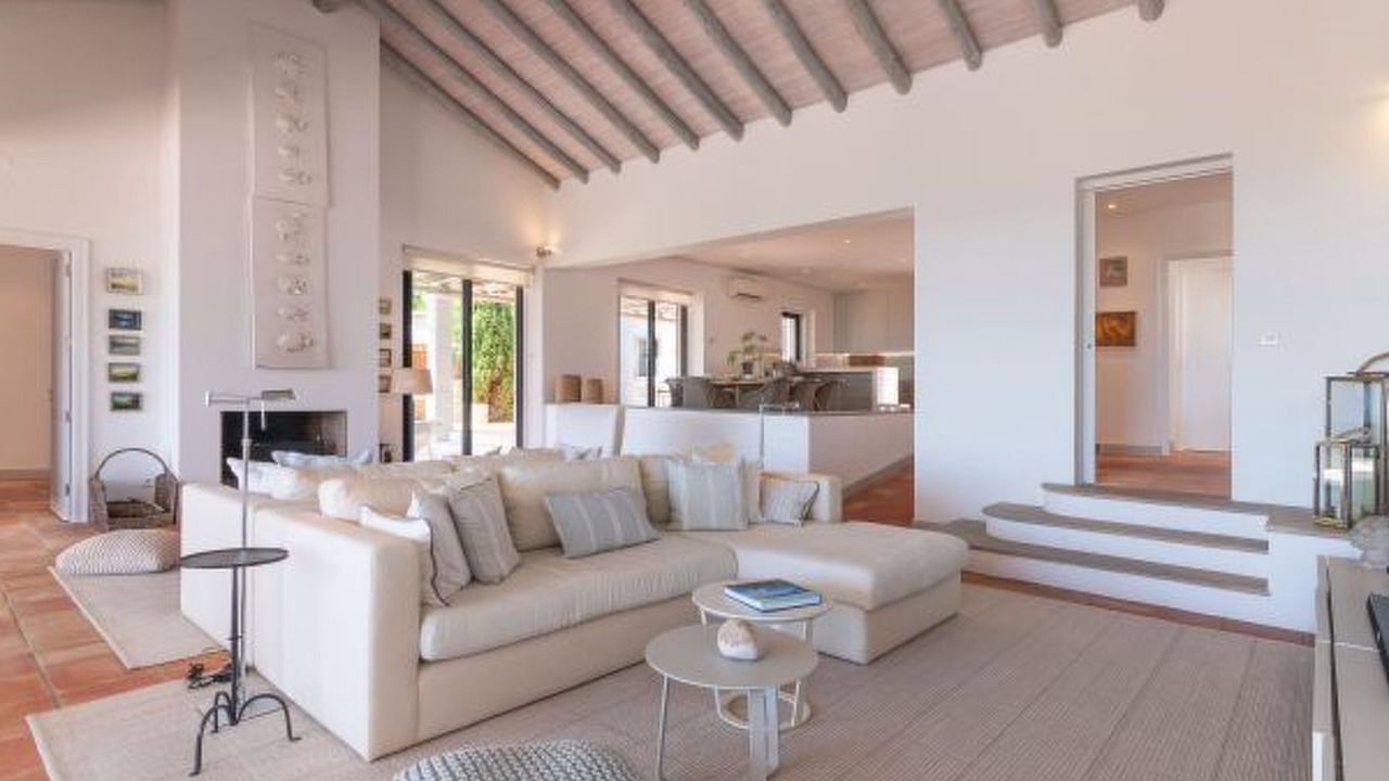 Photo of Livingroom in Alfeicao