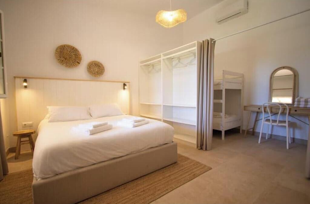 Photo of Bedroom in Porches