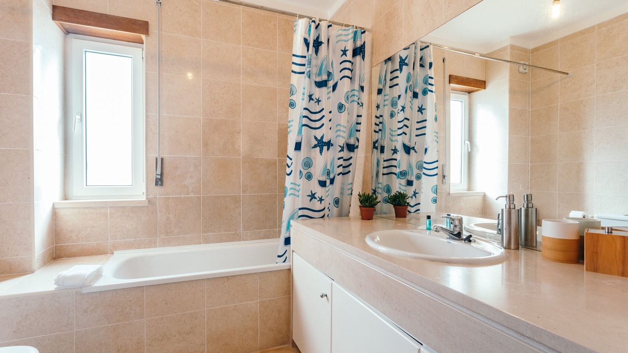 Photo of Bathroom in Baleal