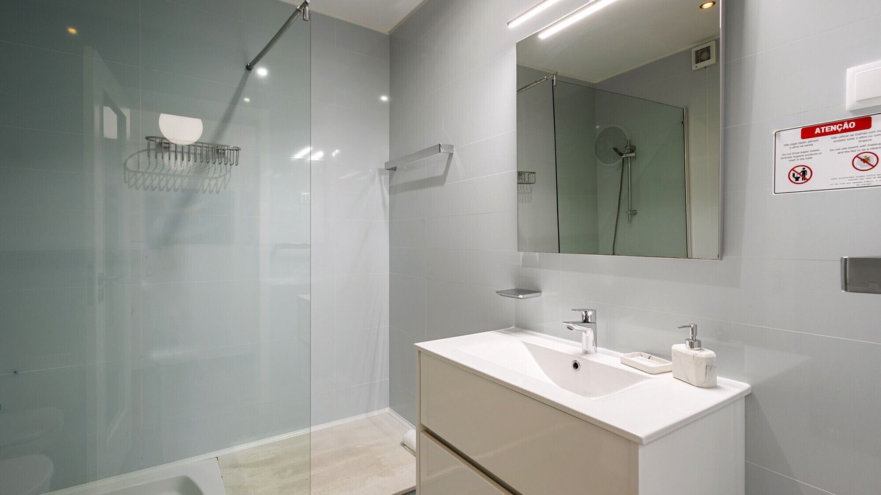 Photo of Bathroom in Peniche de Cima
