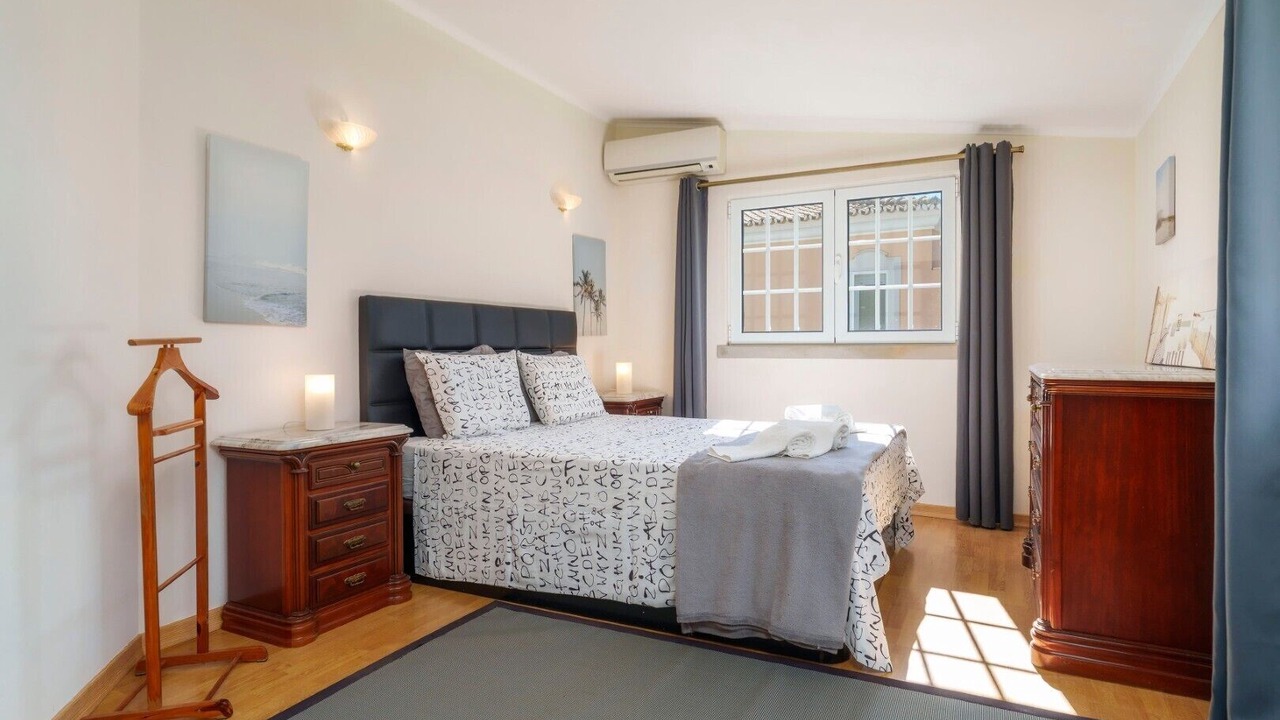 Photo of Bedroom in Quarteira