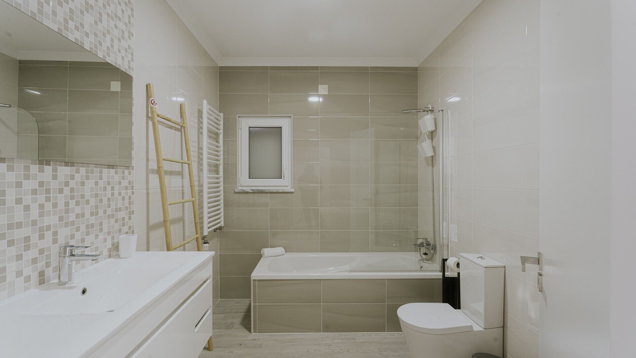 Photo of Bathroom in Peniche