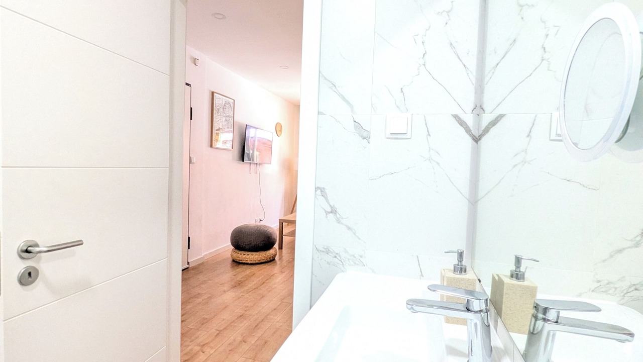 Photo of Bathroom in Cacilhas