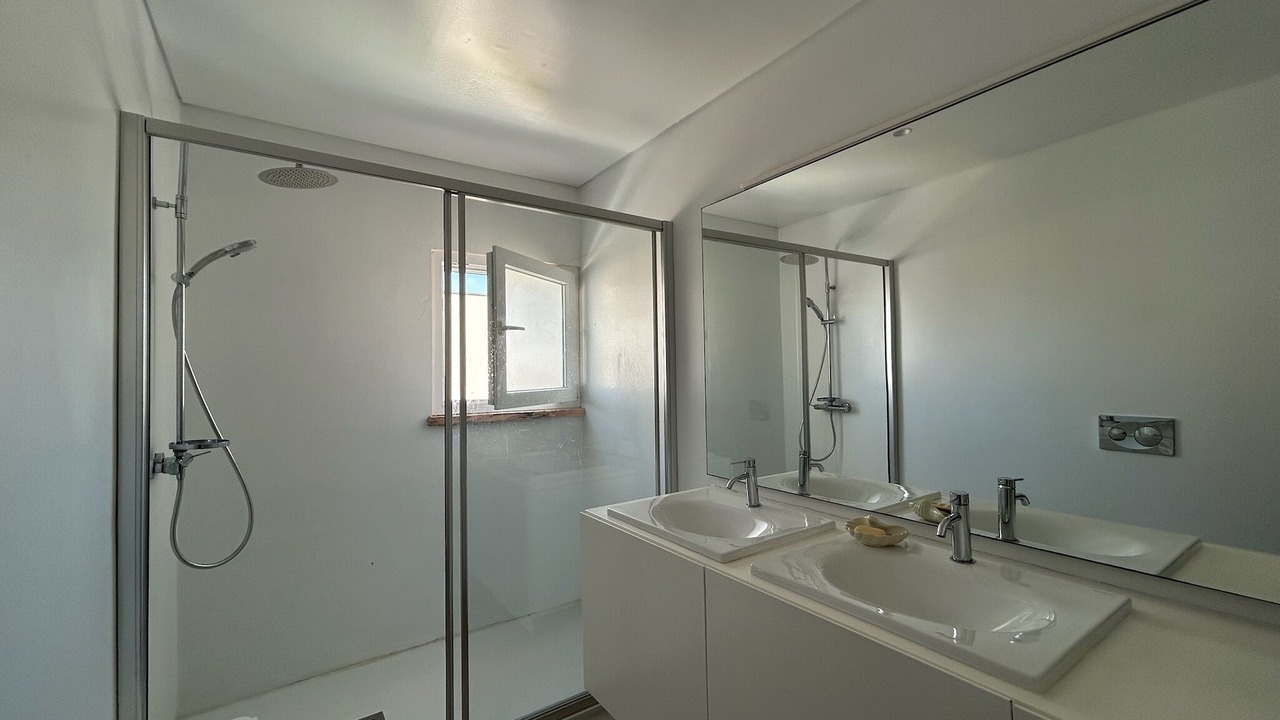 Photo of Bathroom in Cascais