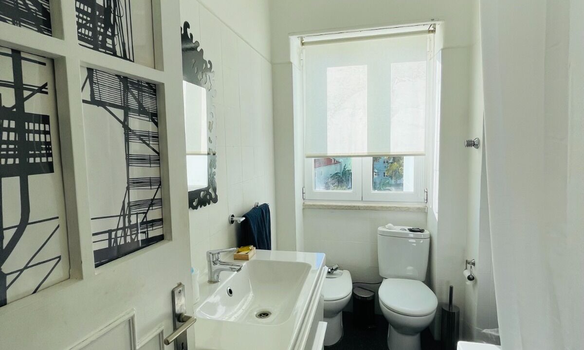 Photo of Bathroom in Areeiro