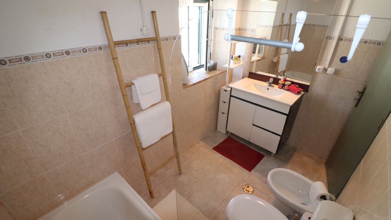 Photo of Bathroom in Tunes