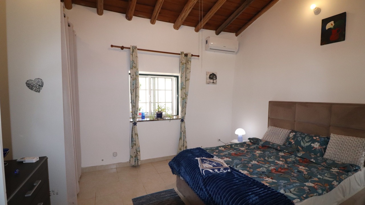 Photo of Bedroom in Tunes