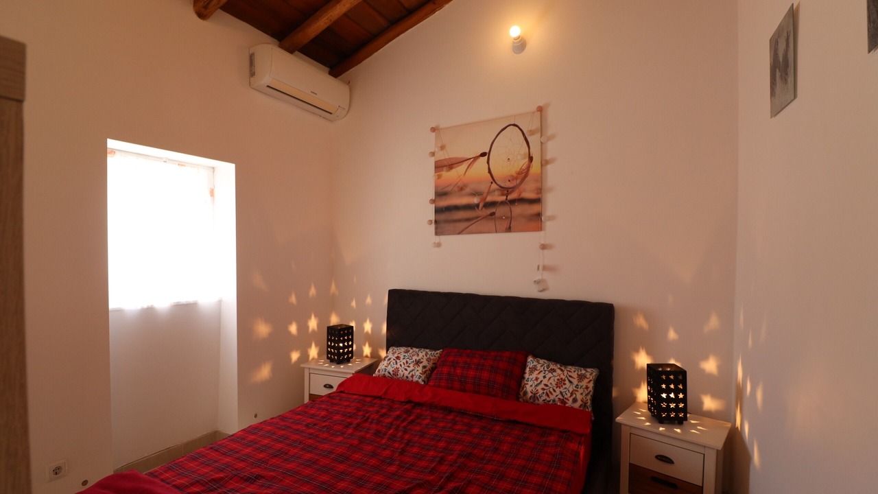 Photo of Bedroom in Tunes