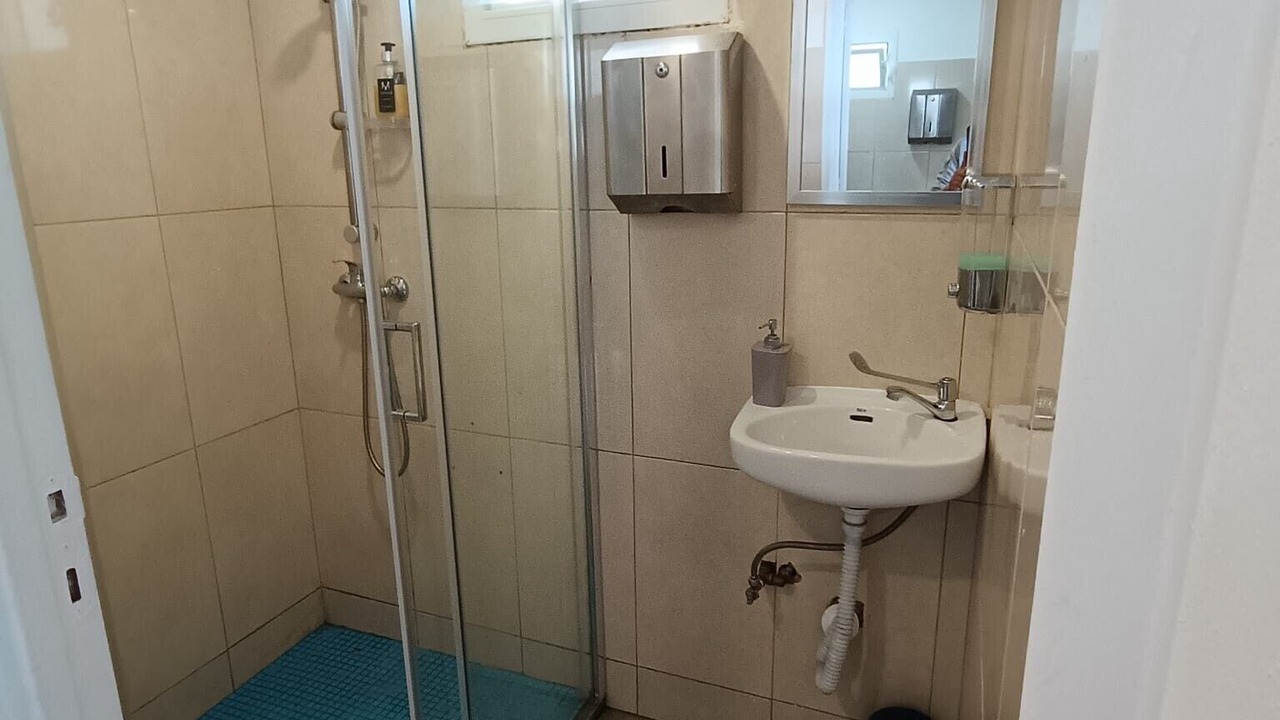 Photo of Bathroom in Canico