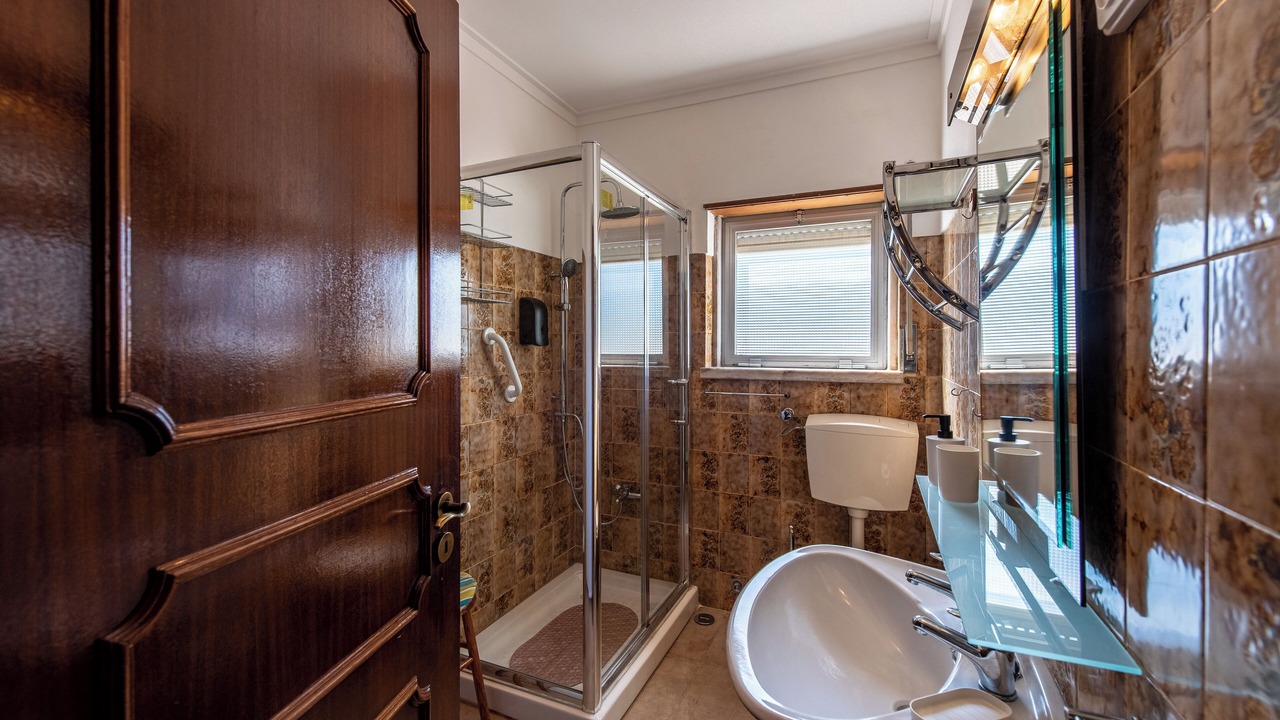 Photo of Bathroom in Cascais