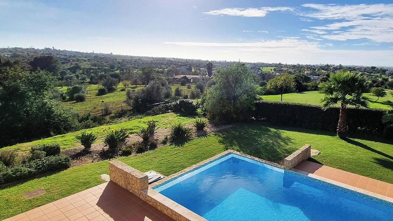 Photo of Outdoor in Estombar