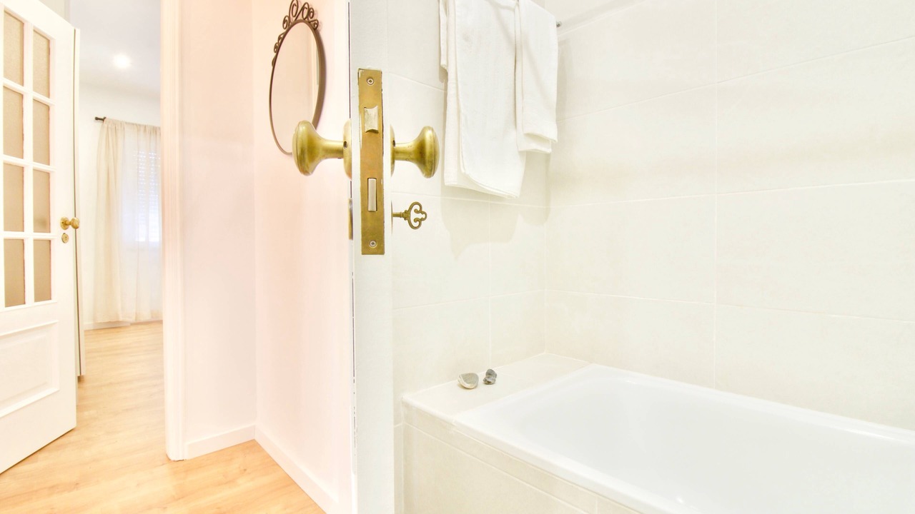 Photo of Bathroom in Cacilhas