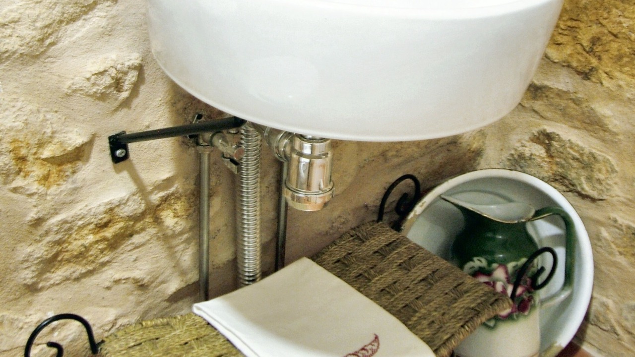 Photo of Bathroom in Salsas