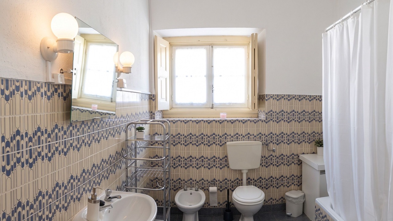 Photo of Bathroom in Praia do Ribatejo