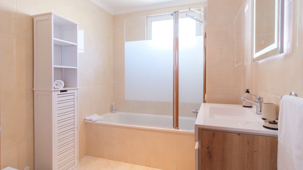 Photo of Bathroom in Canico