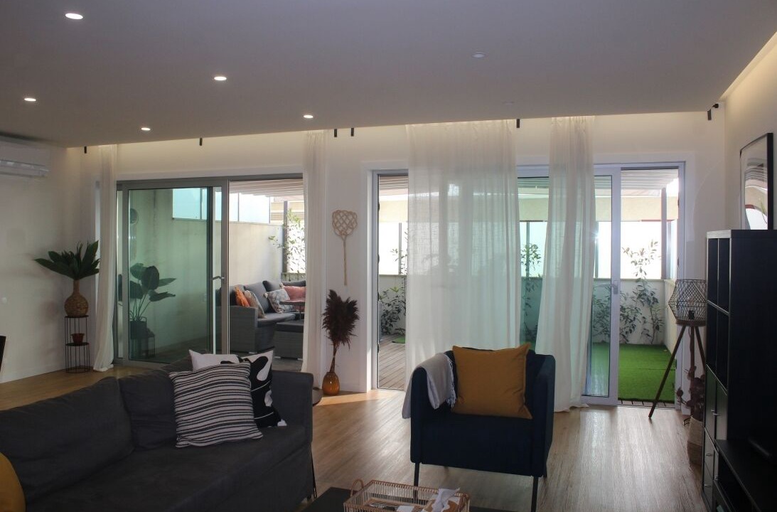 Photo of Livingroom in Portela