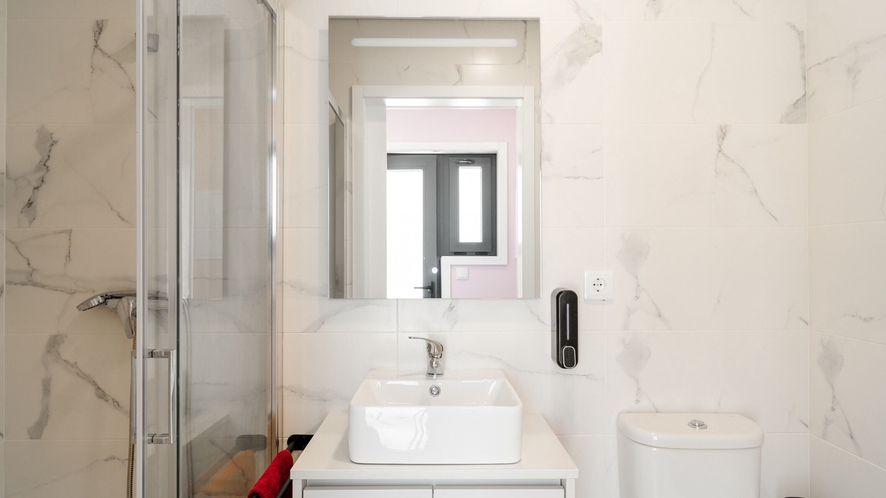 Photo of Bathroom in Lever