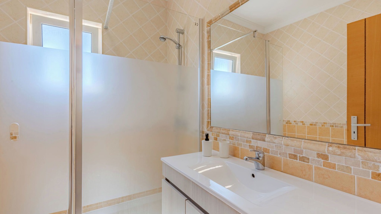 Photo of Bathroom in Patroves
