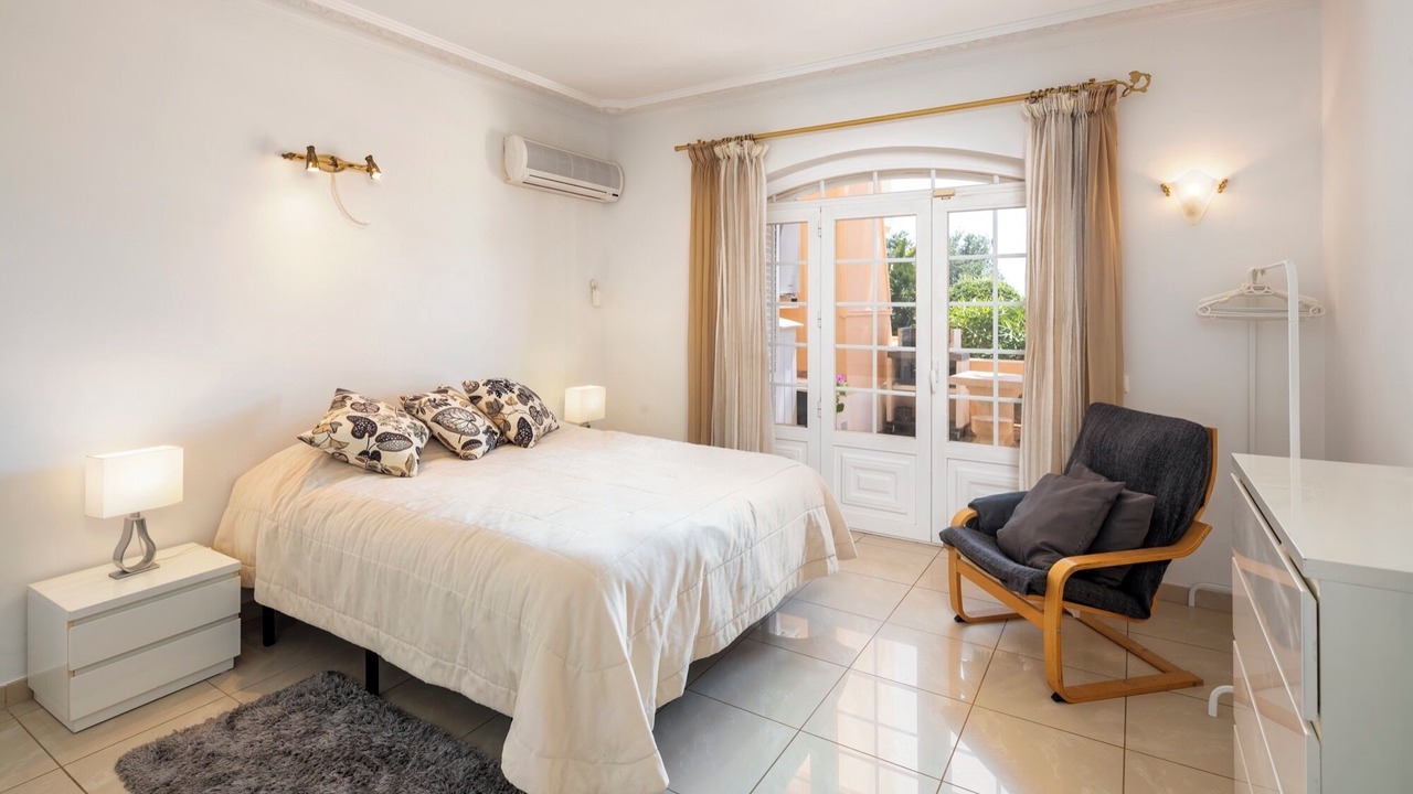 Photo of Bedroom in Caramujeira