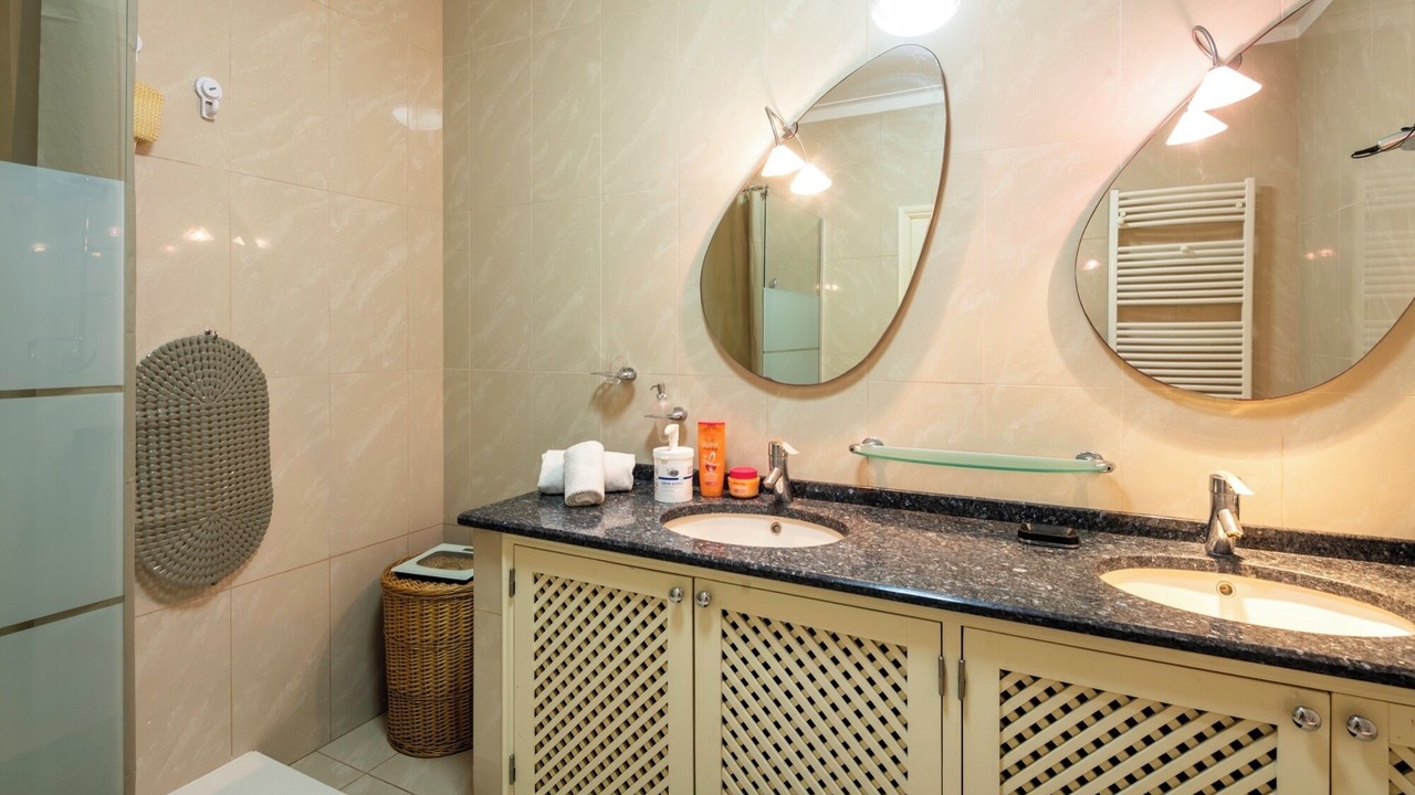Photo of Bathroom in Caramujeira