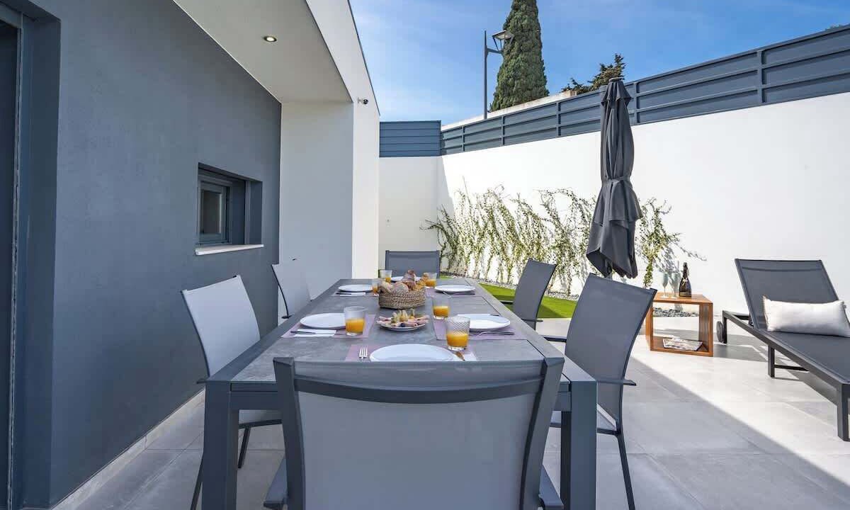 Photo of Outdoor in Porches