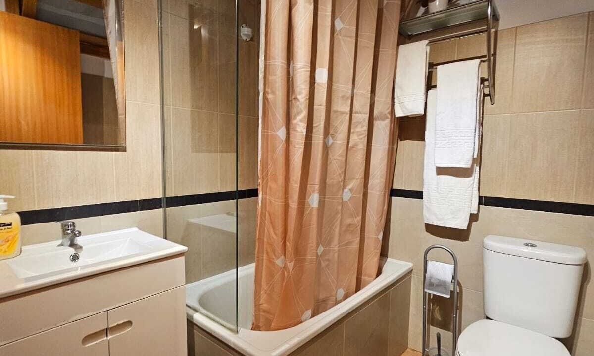 Photo of Bathroom in Paranhos
