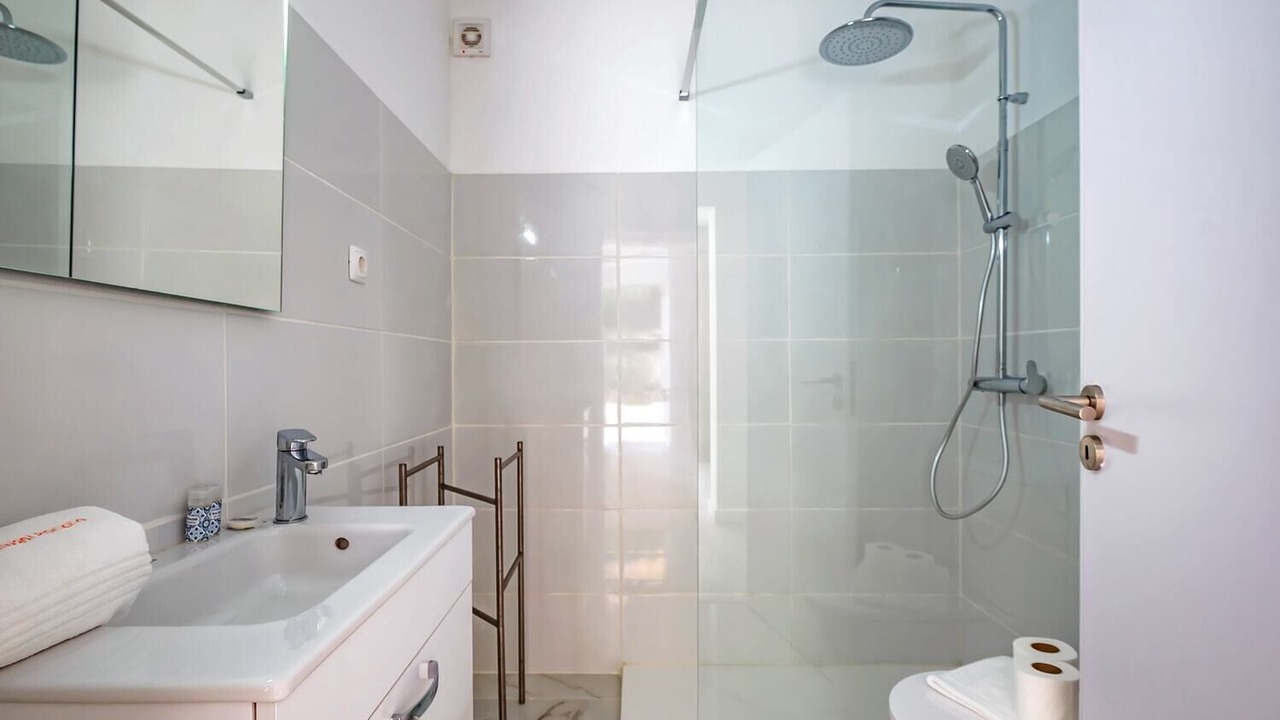 Photo of Bathroom in Estoril