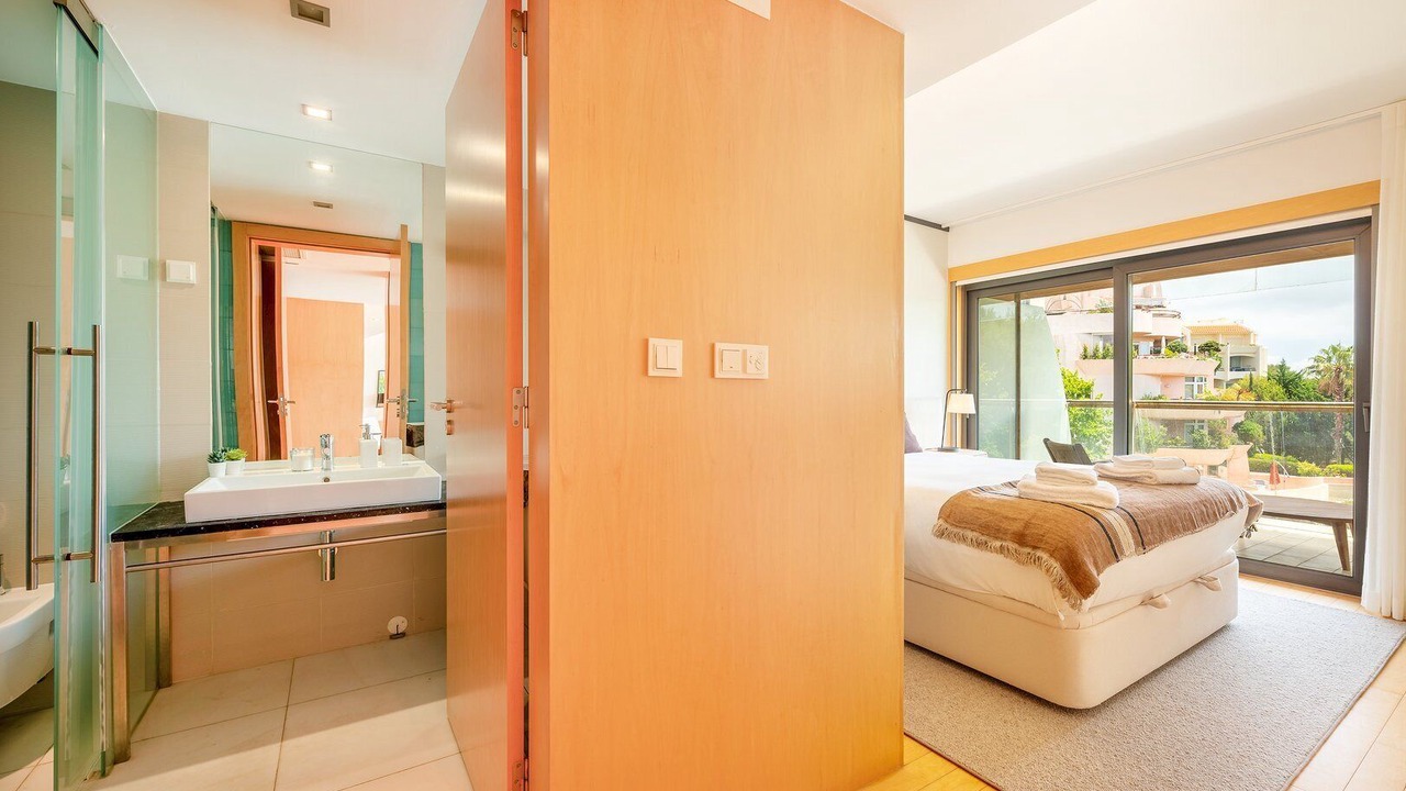 Photo of Bedroom in Cascais