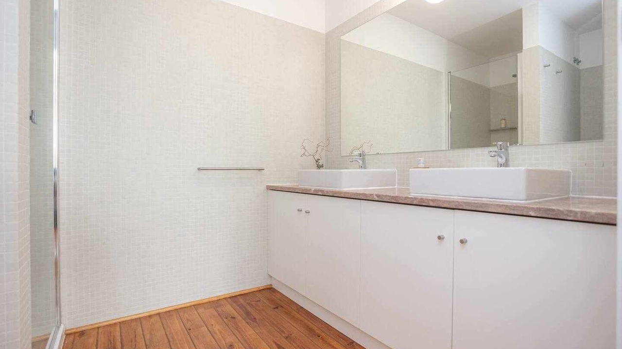 Photo of Bathroom in Coimbra City Centre