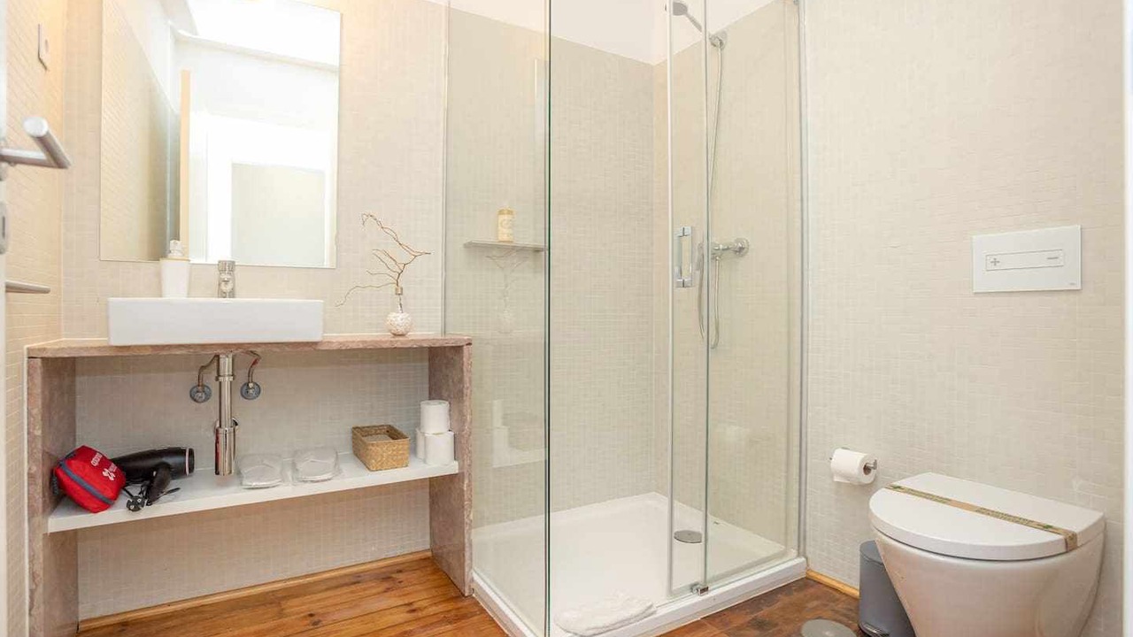 Photo of Bathroom in Coimbra City Centre