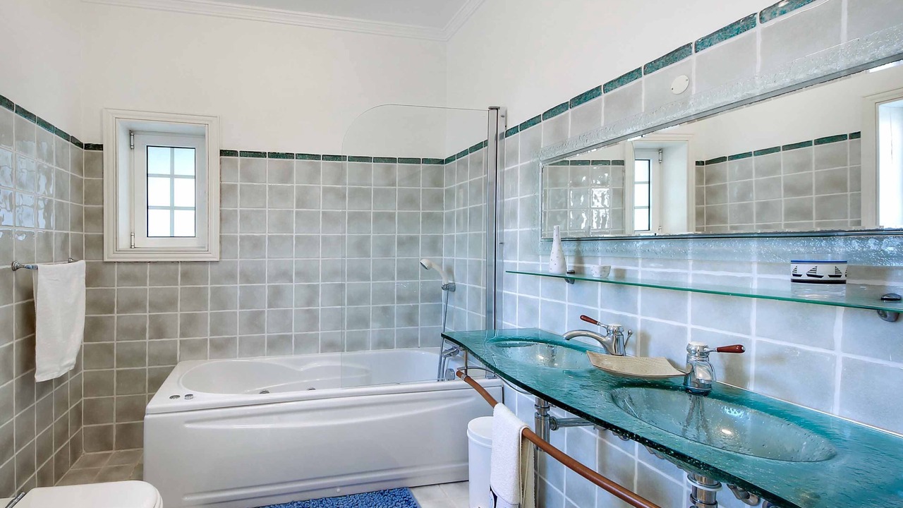 Photo of Bathroom in Gale
