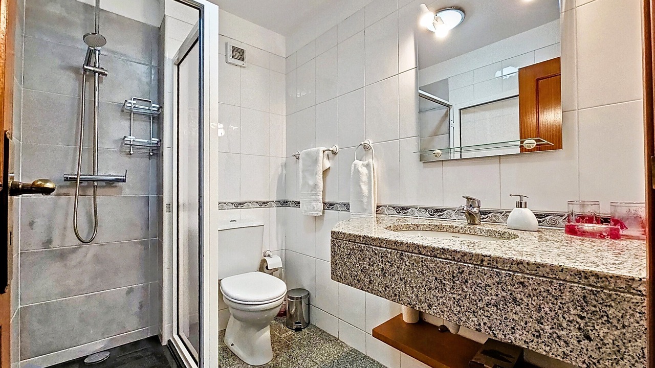 Photo of Bathroom in Canico