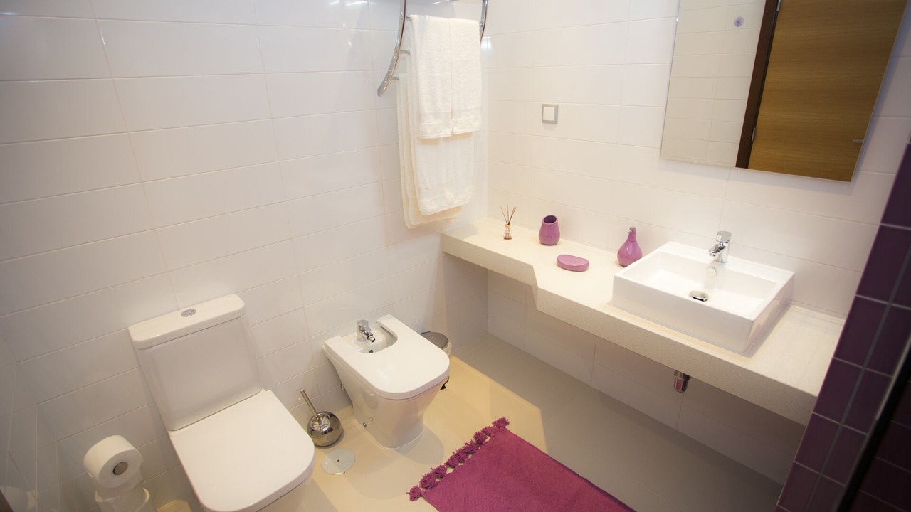 Photo of Bathroom in Peniche