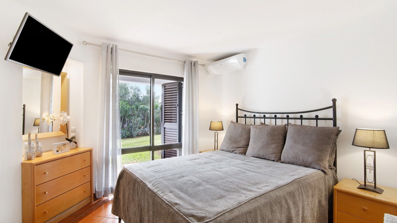 Photo of Bedroom in Alpouvar