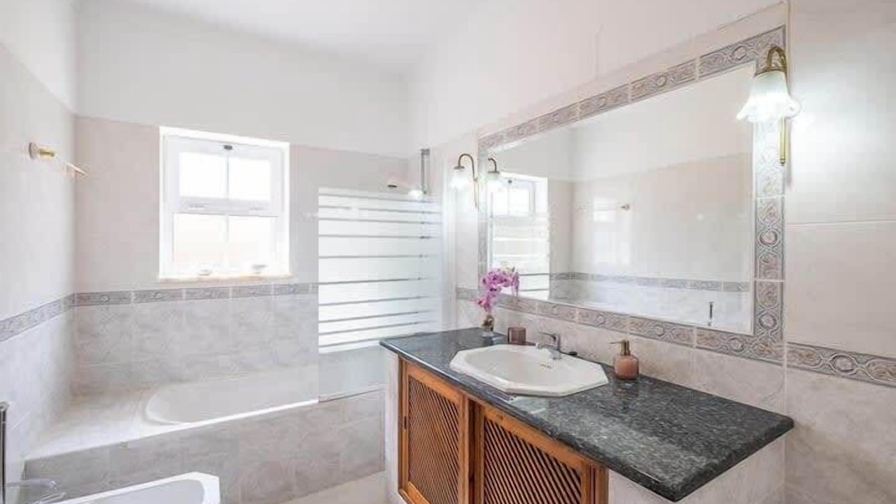 Photo of Bathroom in Estombar